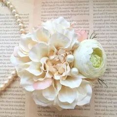 コサージュ115 髪飾り　結婚式　卒業式　入学式　ベージュ　クリーム色