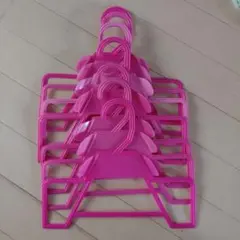 ピンク プラスチックハンガー 8本セットベビーにも！