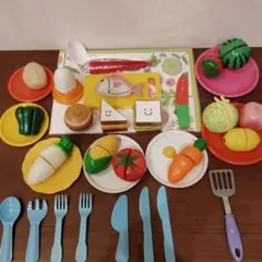 ごっこ遊び・おままごとセット　野菜　果物　サンドイッチ　お皿　プラスチック