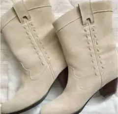 ブーツ　ショートブーツ　本革　ベージュ　スエード　２２.５　新品未使用