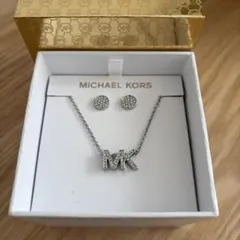 新品 マイケルコース ピアス&ネックレスセット
