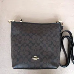新品同様、COACH ショルダーバッグ ダークブラウン