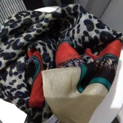 ヒョウ柄ストール ベージュ・黒・赤・緑