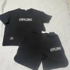 黒いEXPLORERロゴTシャツとショートパンツセット　セットアップ