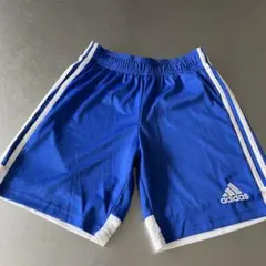 サッカー　ショートパンツ　アディダス青　150サイズぐらい