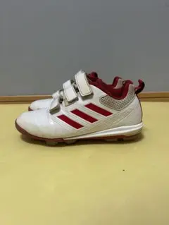 adidas ホワイト/レッド スパイクシューズ
