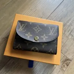 ルイヴィトン LOUIS VUITTON ポルトモネ・ロザリ フューシャ