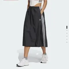 adidas originals アディダス　スカート　スリーライン