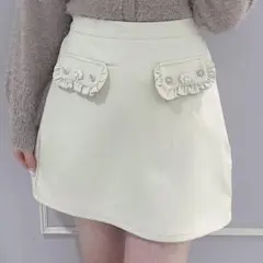 【美品】 evelyn フリルポケットSK スカート アイボリー ビジュー