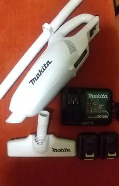 マキタ 充電式クリーナ Makita CL107FD ※バッテリー2個 Makita CL107FD マキタ充電式クリーナ ※バッテリー2個 - メルカリ