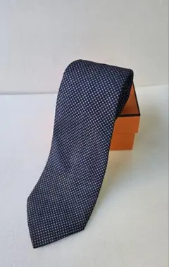 美品】PRADA プラダ ネクタイ シルク100% 現行ロゴ 幾何学柄 茶 黒