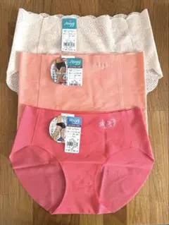 新品未使用タグ付き♡sloggi ハイウエストショーツ ピンク♡3枚セット