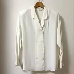 ホワイト長袖シャツ