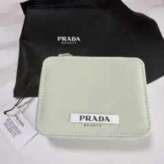 PRADA BEAUTYノベルティ　ミニバニティポーチ