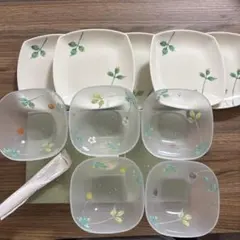 食器セット プレート ボウル 花柄のサムネイル