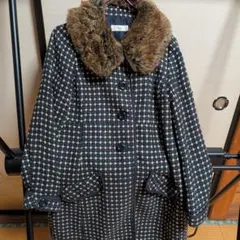アクシーズファム　ファー襟付きドット柄ロングコート