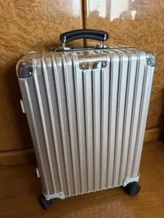 ムータマリン シルバー キャリーケース ステッカー付き 未使用 - メルカリ