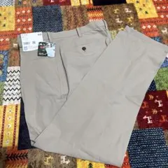 UNIQLO感動タックパンツ