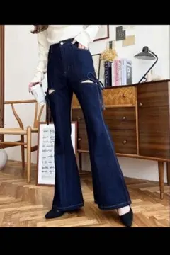 moment+ デニム＆ツイルカットアウトリボンフレアパンツ TMのサムネイル