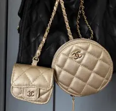 CHANEL イヤーズギフトマトラッセポーチAirPodsケースチャームシャネル