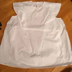 プロセスドコットン フリルスリーブブラウス　トゥモローランド