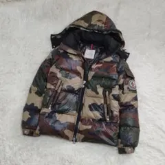 てるてる様お取り置き　モンクレール　美品　迷彩フード付きダウンベスト　サイズ2 MONCLER 迷彩柄 フード付きダウンベスト 2 - メルカリ