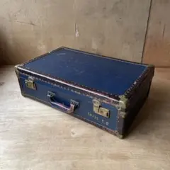 Item thumbnail for item 718e53d9-c959-463c-b7e4-f5768084d79d