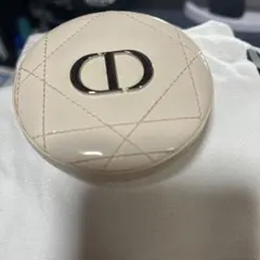 Dior ディオールスキン　フォーエヴァー　クチュール　ルミナイザー