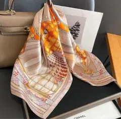 【新品】バルーン柄 スカーフ オレンジ 正方形 ストール 首元 上品 光沢