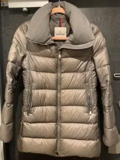 MONCLER 襟付きダウンジャケット グレー