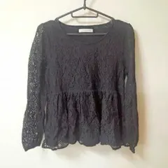 ペプラムトップス