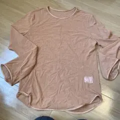 ユニクロ　マメクロゴウチ　シアーピンク ベルスリーブ Tシャツ