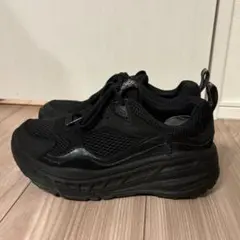 UGG厚底スニーカー