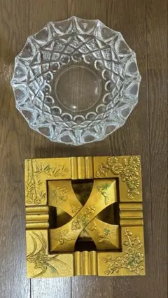 昭和レトロなカットガラスと鉄の花模様の灰皿 置き型 大きめ 重い