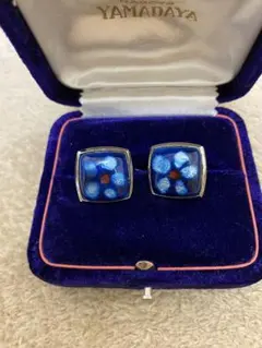 Item thumbnail for item 7e15bf10-a1a4-495c-95e9-36c235ab8c53