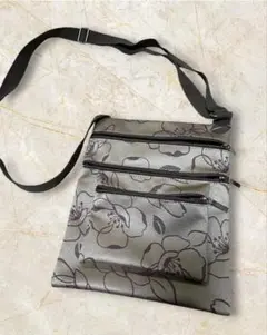 【美品】ショルダーバッグ サコッシュ バッグ ミニバッグ ポシェット 花柄