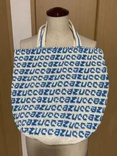 ZUCCA 青と白のロゴ入り編みトートバッグ