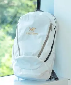 BEAMS X ARC'TERYX MANTIS 26 ホワイトリュックのサムネイル
