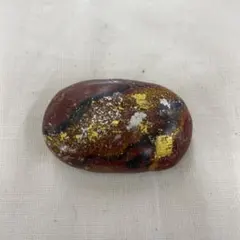 Y6327 赤色 金銀　帯留め 金色装飾