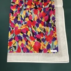 GIVENCHY 花柄ハンカチ