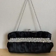黒 サテン クラッチバッグ パール装飾