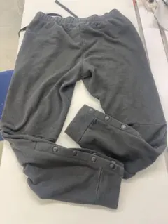 裾ボタン付きスエット