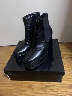 【レザーブーツ】ブラック 厚底ハイヒールブーツ　Sサイズ（22.5~23.0）のサムネイル