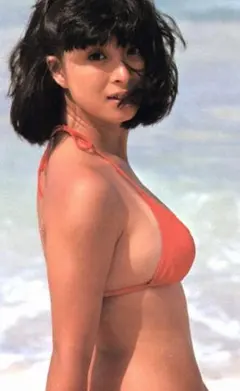 河合奈保子146　特大A４　ラミネート　美少女　昭和　爆乳　アイドル　ビキニ