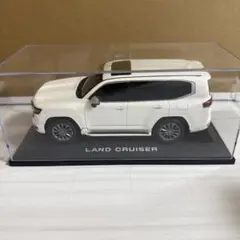 【最終価格】ランドクルーザー 1/43スケールモデル ケース付き