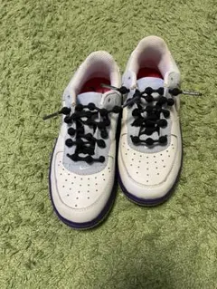 NIKE キッズ スニーカー ホワイト パープルのサムネイル