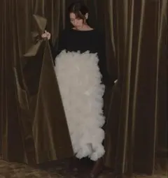 フリル付きパーティードレス