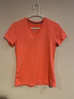 Nike ネオンピンク　Vネック Tシャツ