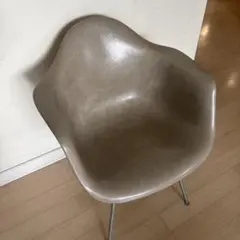 ハーマンミラー Eames Arm shellのサムネイル