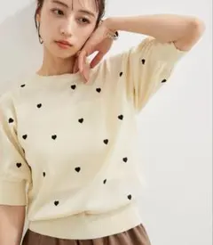 VIS リネンタッチハート刺繍半袖ニットプルオーバー